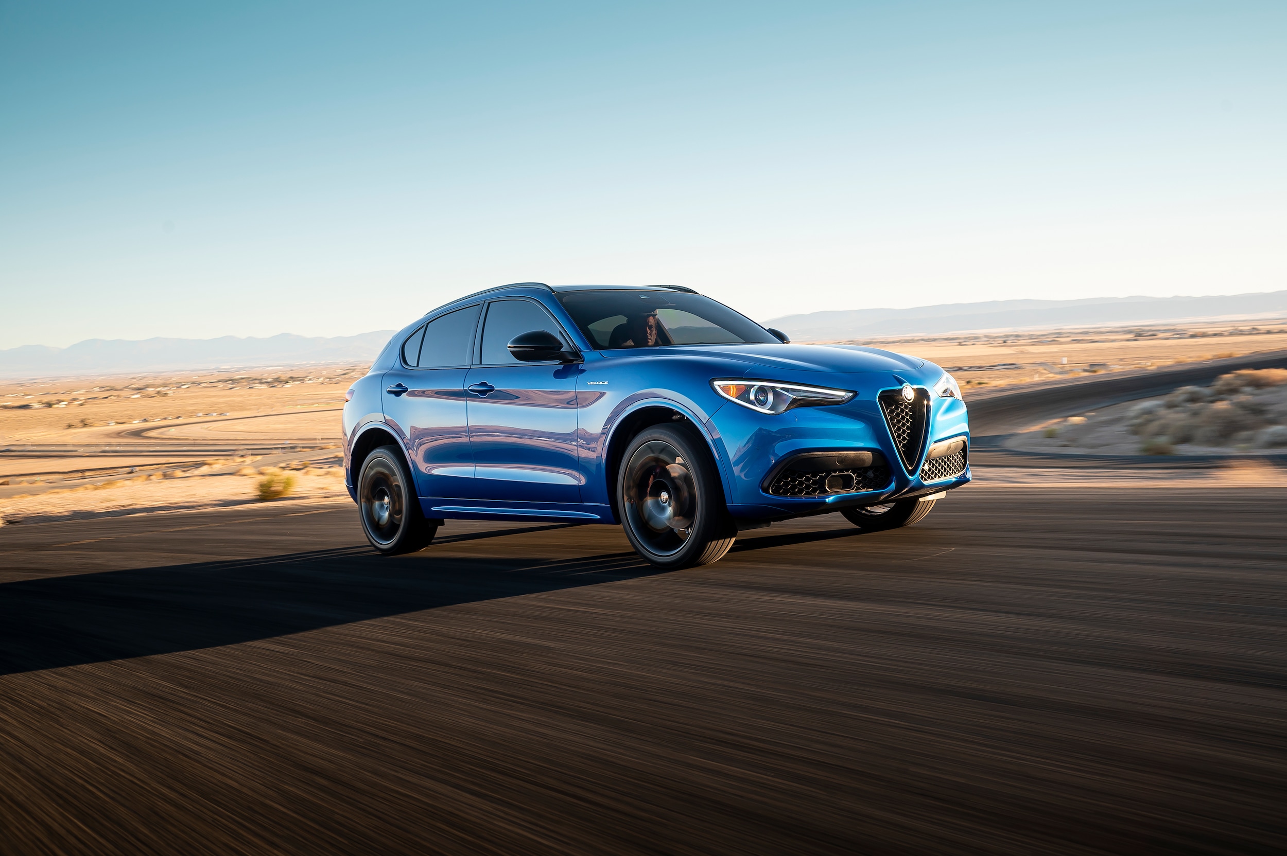 2022-AlfaRomeo-Stelvio-Veloce-SUV-L02.jpg