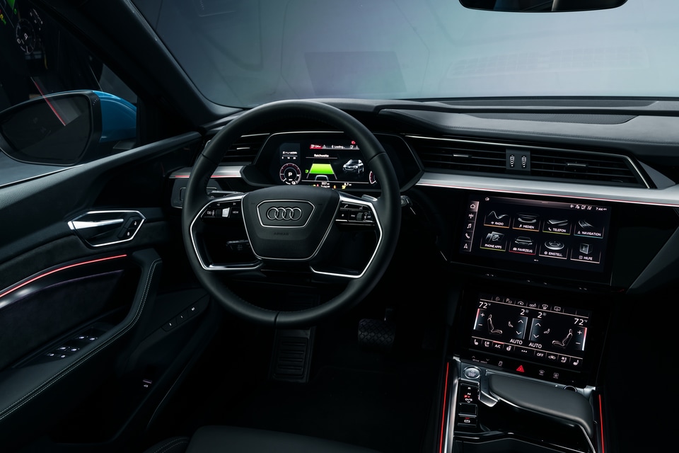 2019-Audi-etron-Prestige-SUV-I01.png