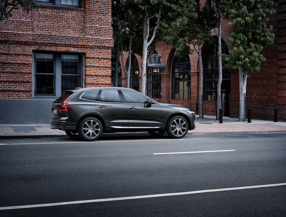 2019-Volvo-XC60-Inscription-T6-SUV-L04.jpeg