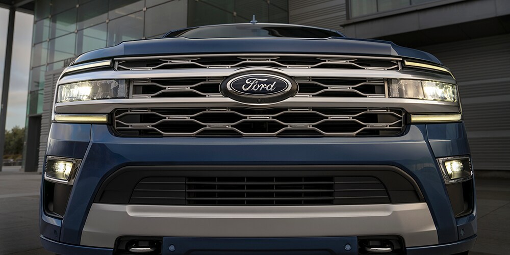 2022FordExpeditionPlatinum_InfiniteBlue_04.png