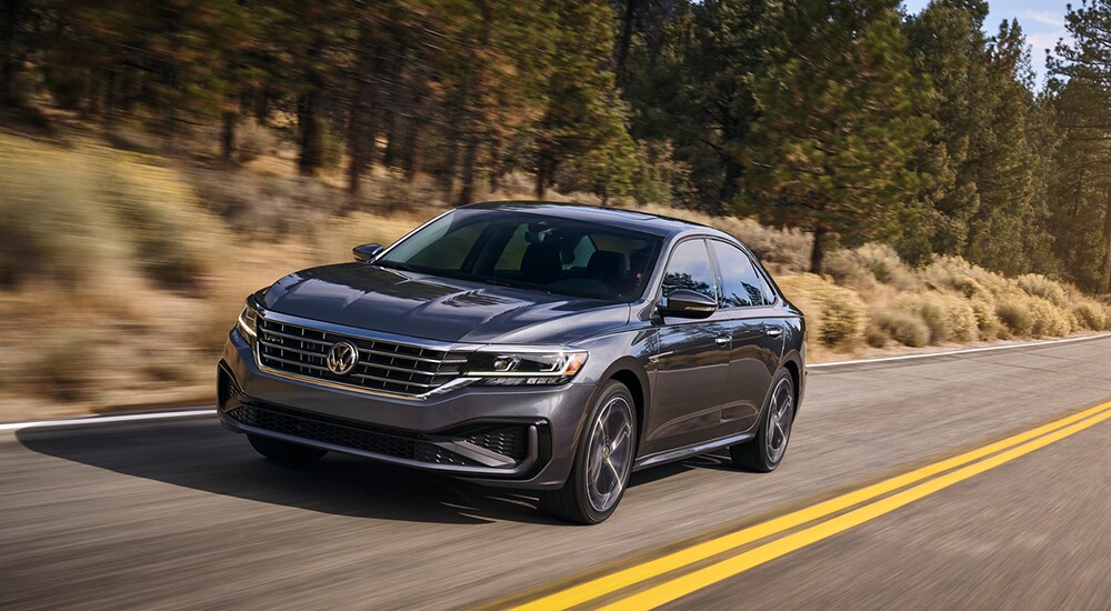 2020-Volkswagen-Passat-RLine-Sedan-L05-2-3.png