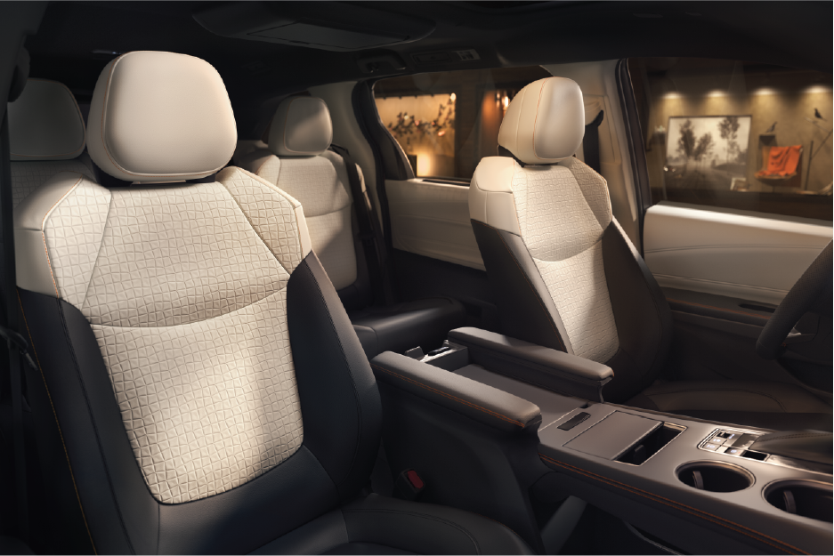 2022 Sienna - Interior - Tan Seats.png