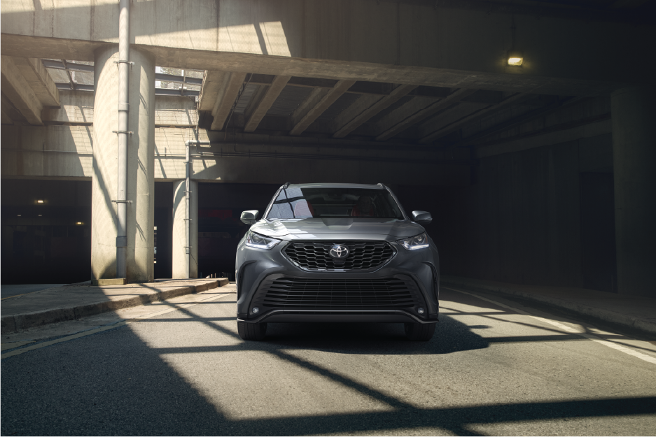 2022 Highlander - Action Shot - LED Lights.png