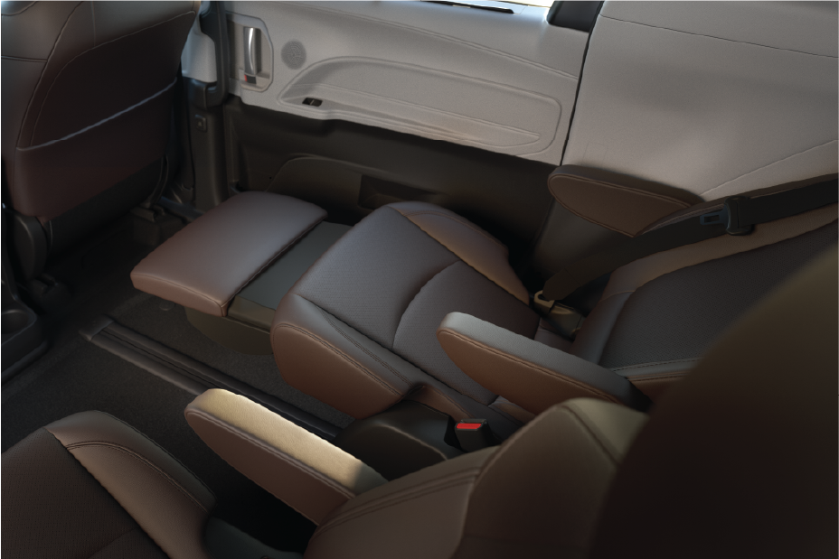 2022 Sienna - Interior - Reclining Seats.png