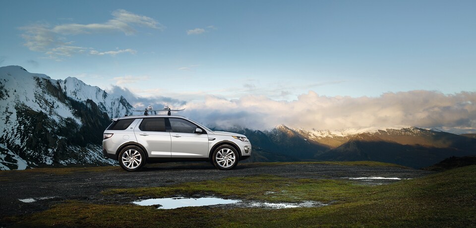 2016-Land-Rover-Discovery-Sport-HSE-SUV-L03.jpg