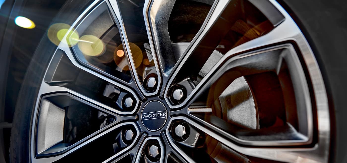 2022 Jeep Wagoneer exterior