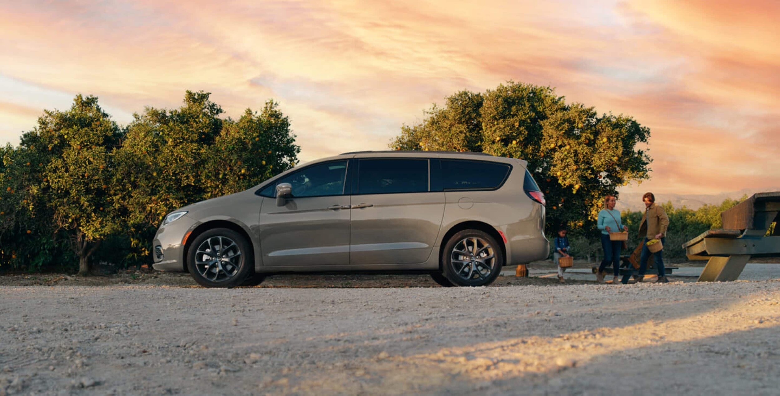 2022-chrysler-pacifica.jpg