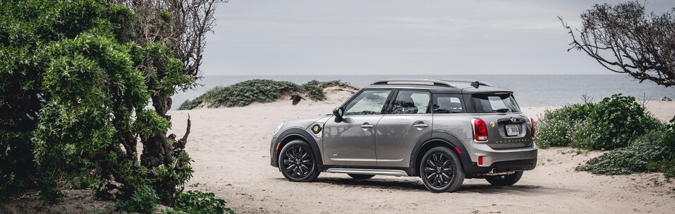 2019-MINI-Countryman-CooperSEAll4-SUV-L01.png