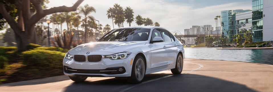 2018-BMW-3Series-330i-Sedan-L01.png
