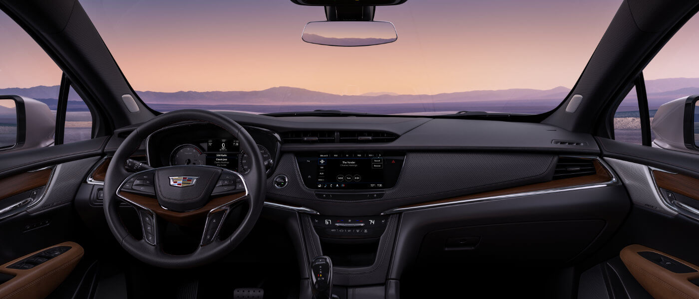 2025 Cadillac XT5 interior dashboard and infotainment system