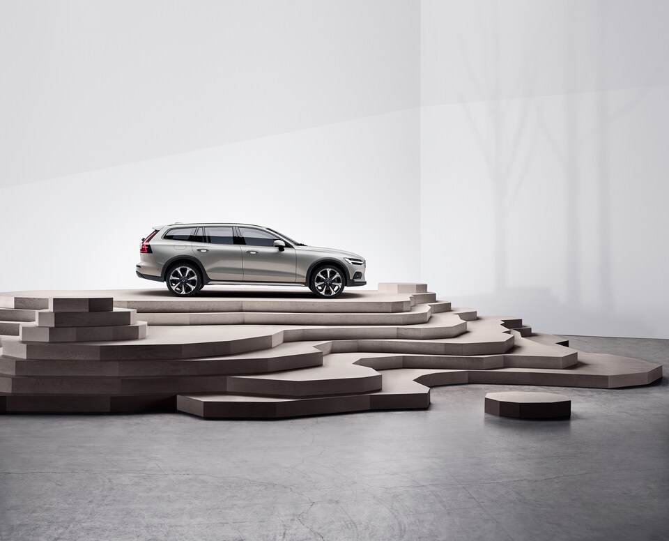 2022-Volvo-V60CrossCountry-T5-Hatchback-L17.jpeg