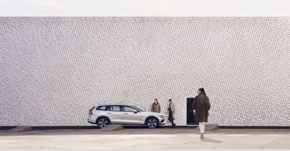 2022-Volvo-V60CrossCountry-T5-Hatchback-L12.jpeg