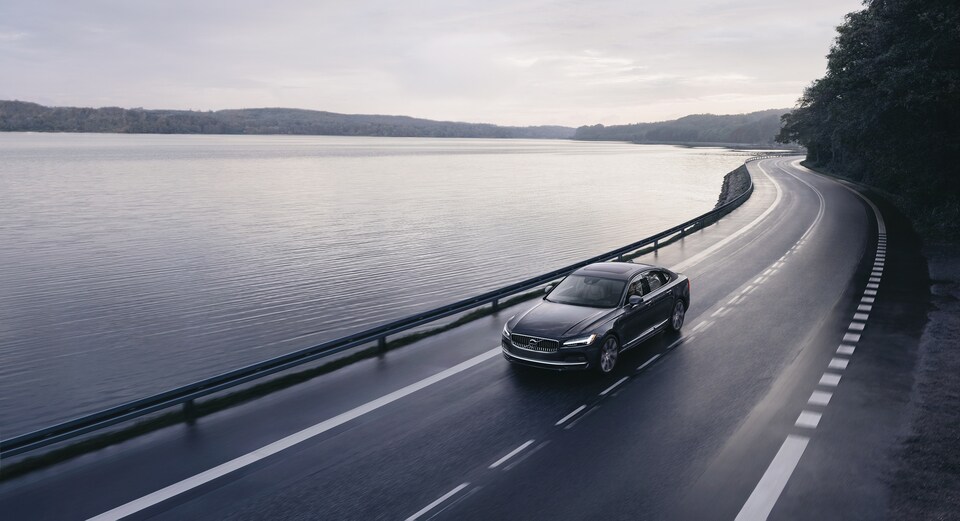 2022-Volvo-S90-Inscription-B6-Sedan-L04.jpeg