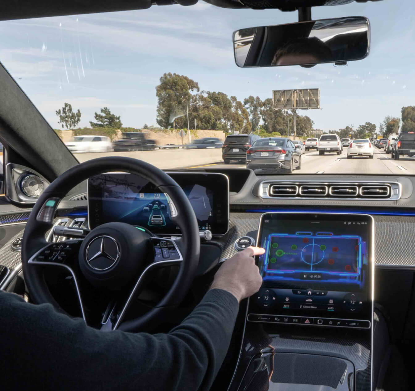 Tesla vs. Mercedes-Benz Innovation: Self-Driving Technology for Stress-Free Driving