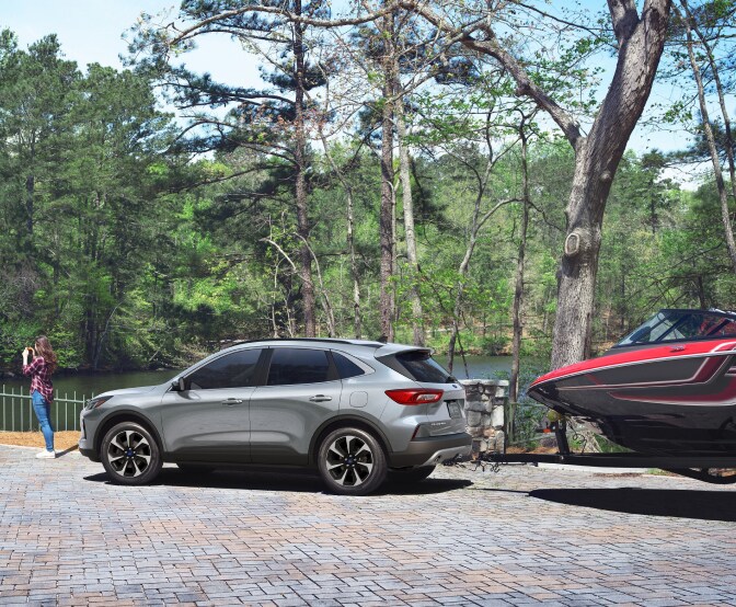 Ford Escape vs. Honda CR-V Towing Capacity