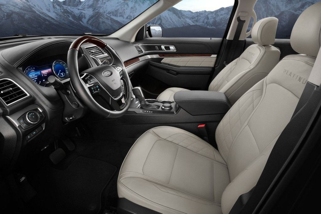 2019-Ford-Explorer-interior-leather-seats.jpeg