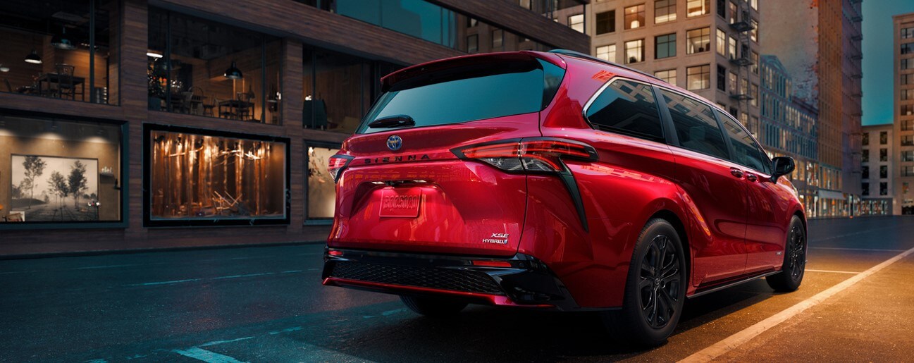 2021 Toyota Sienna Van.jpg