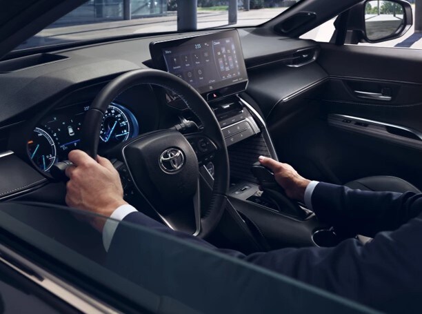 Toyota Venza Cockpit.jpg