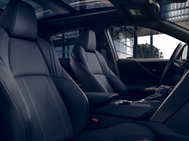 Toyota Venza Front Seats.jpg