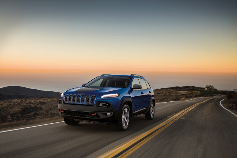2018-Jeep-Cherokee-Trailhawk-blue.png