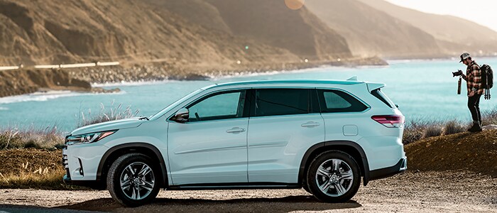 2020-Toyota-Highlander-Limited-SUV-L01.png