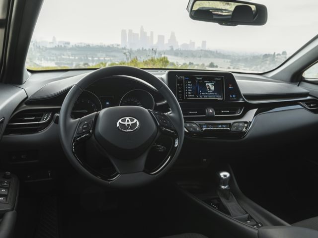 2018-Toyota-C-HR-Interior.jpg