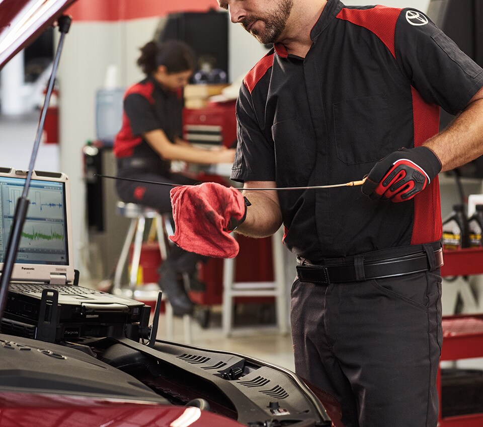 Toyota-Maintenance-Oil-change.png