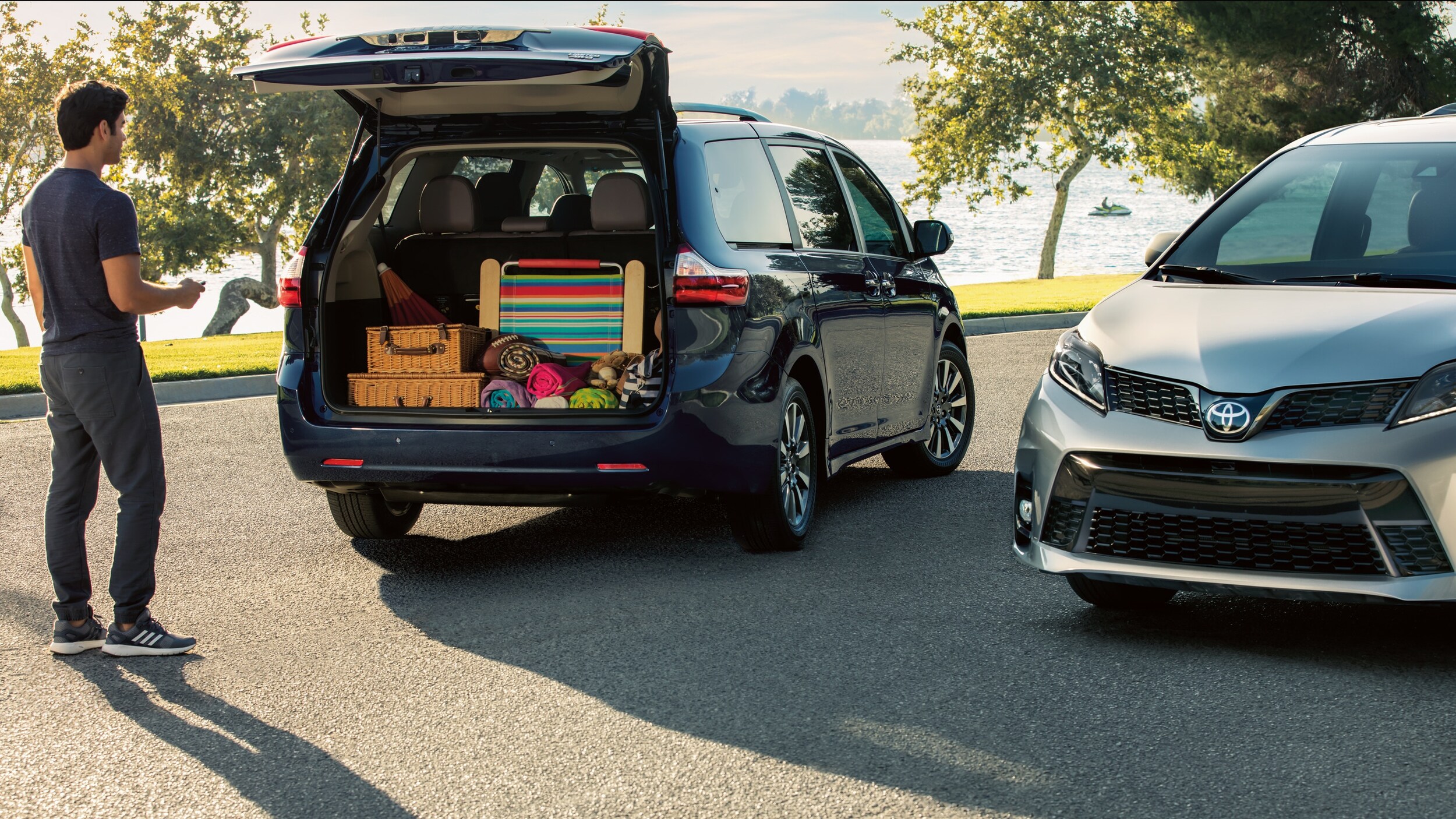 2020 Toyota Sienna Exterior and Dimensions