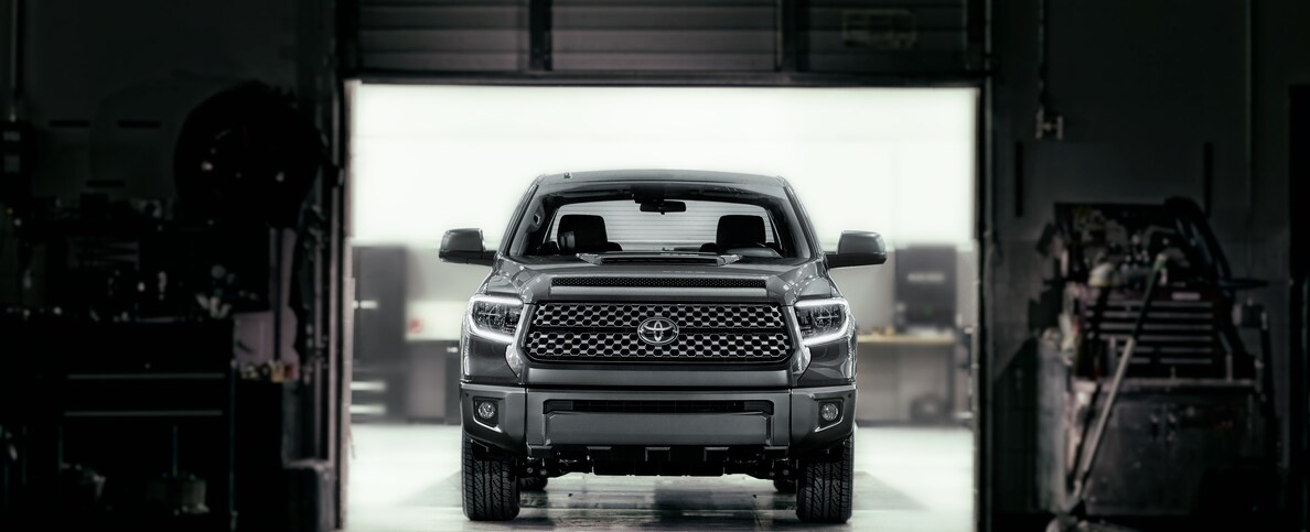 2018-Toyota-Tundra-Sport-Truck-L03 (2).png