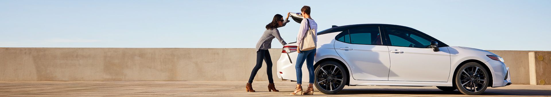 2018 Toyota Camry Lease VS Buy Header Image