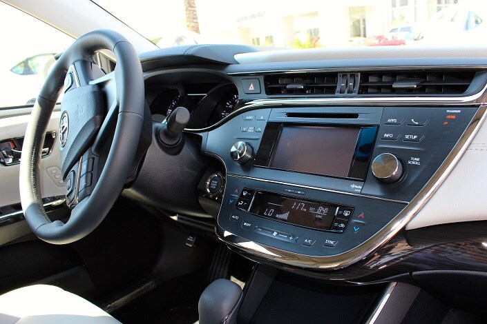 Luxury Toyota 2015 Toyota Avalon near Orlando