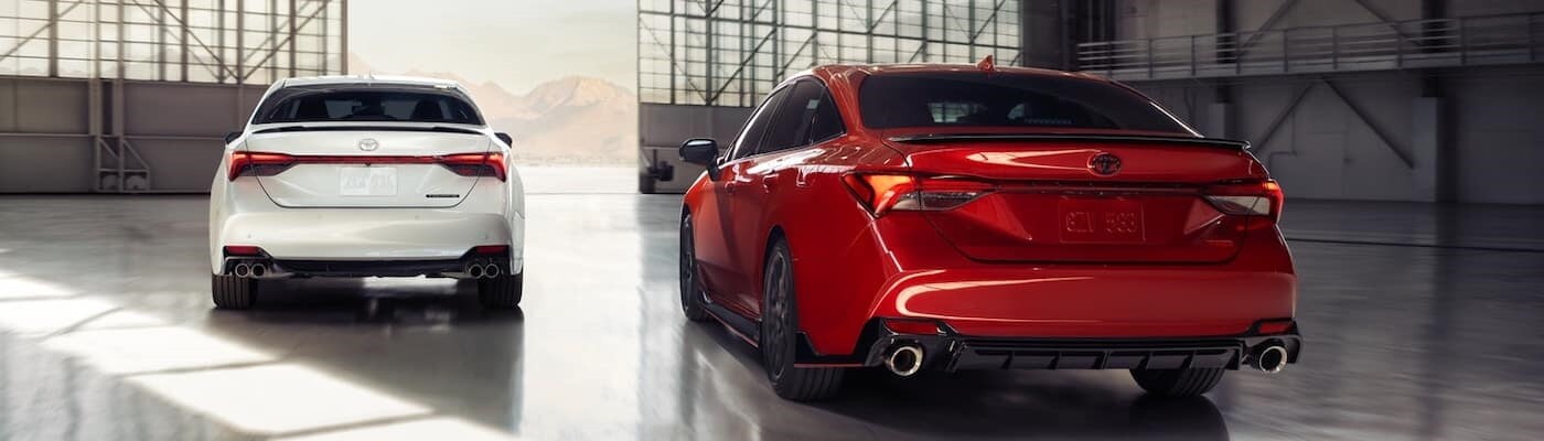 2020-Toyota-Avalon-models-parked-in-a-garage.jpg