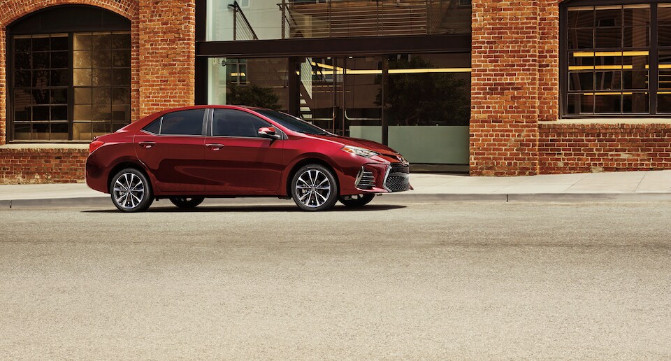 2019-Toyota-Corolla-XSE-Sedan-L01.jpeg