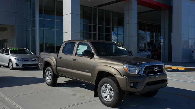 Nissan frontier compared to toyota tacoma