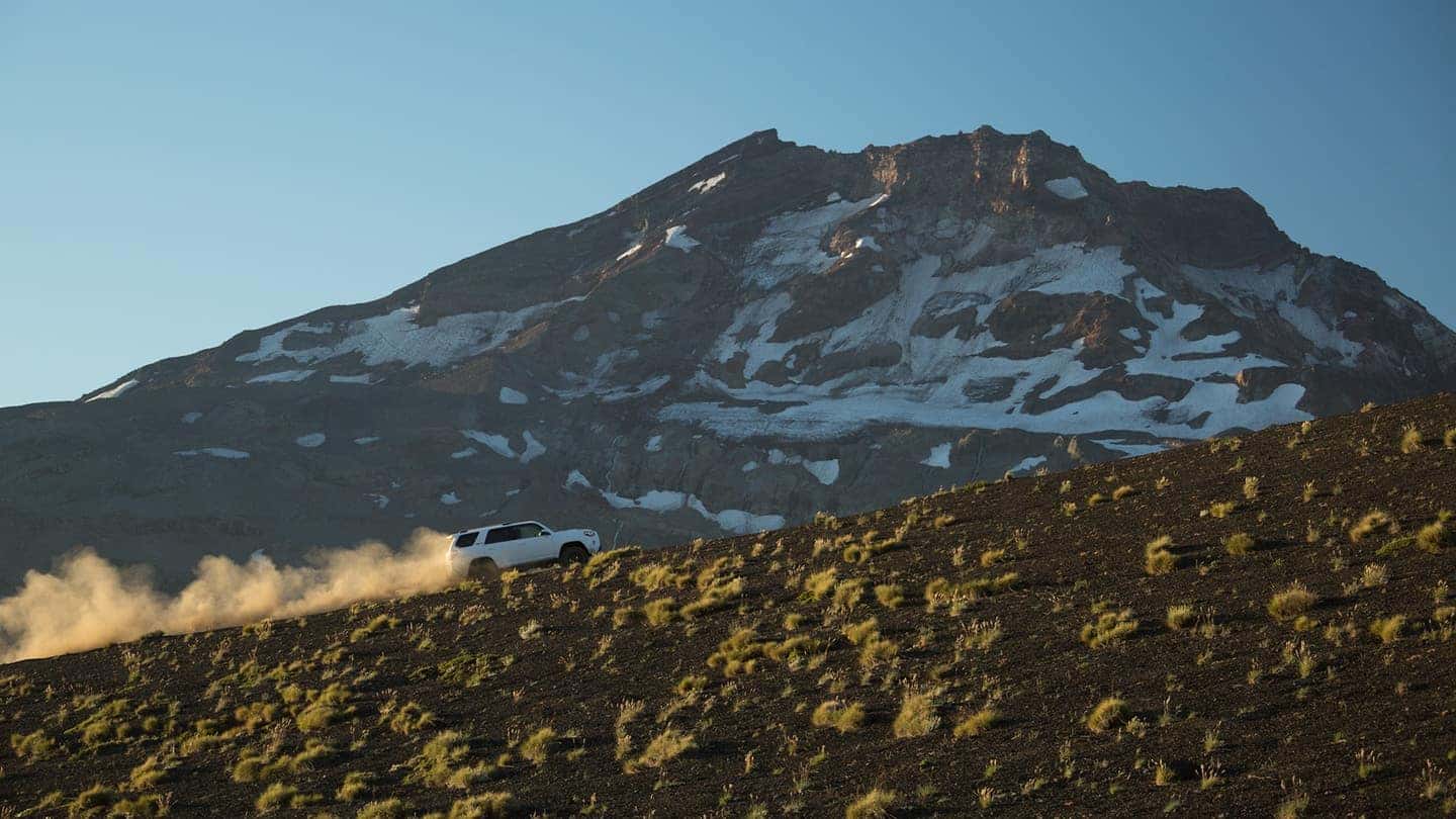 2018-Toyota-4Runner-climbing.jpg
