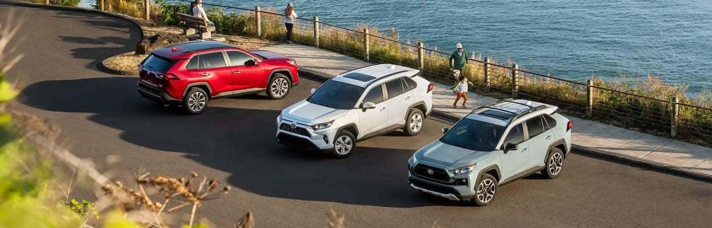 2019-Toyota-RAV4-models-near-the-beach-1400.jpg