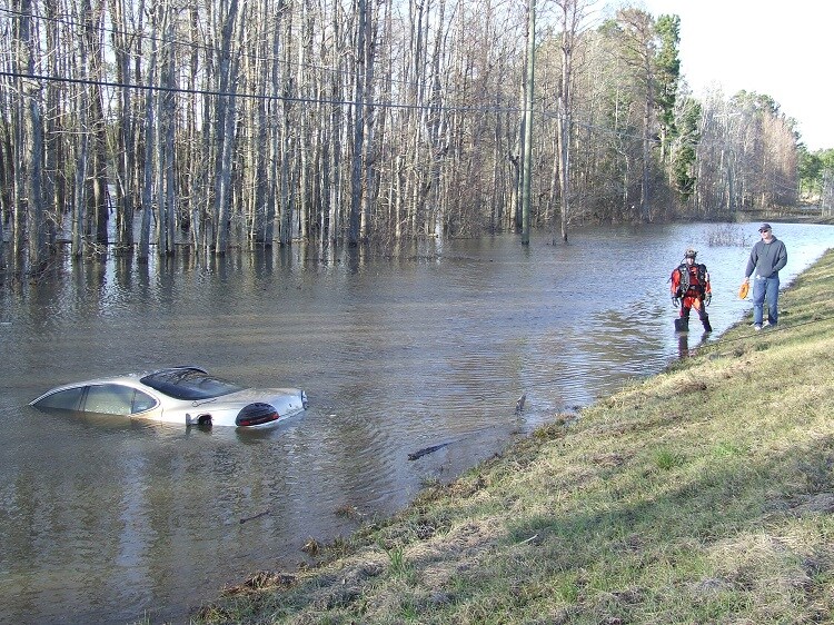 Why Can T You Escape A Sinking Car Why Can T You Escape A Sinking Car