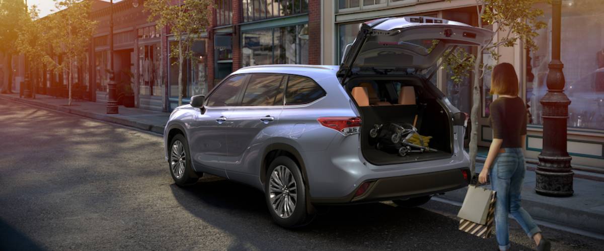 New Toyota Highlander Back.jpg