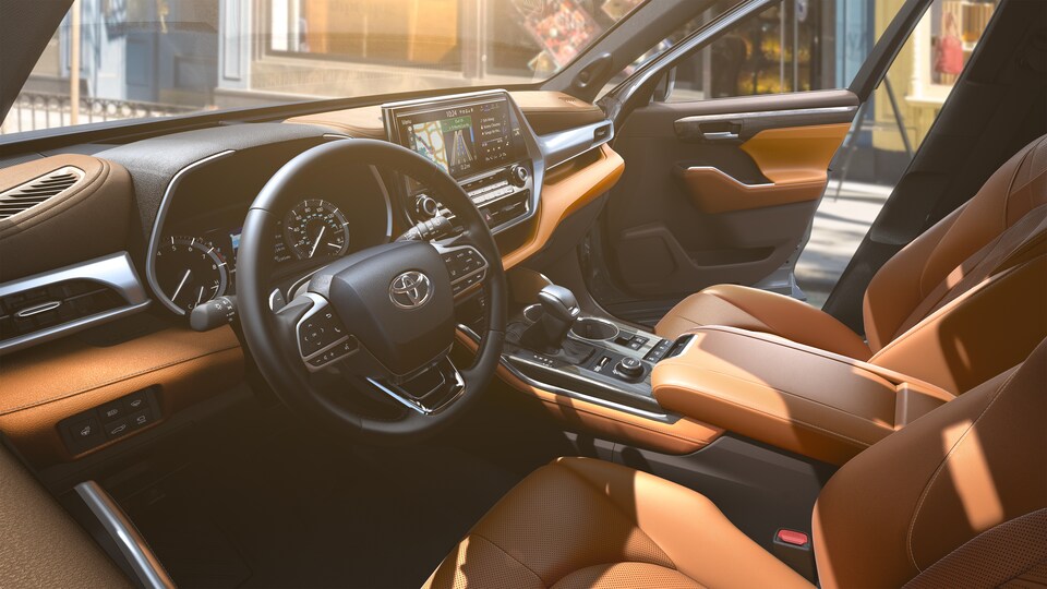 2022-Toyota-Highlander-Platinum-SUV-I01.png