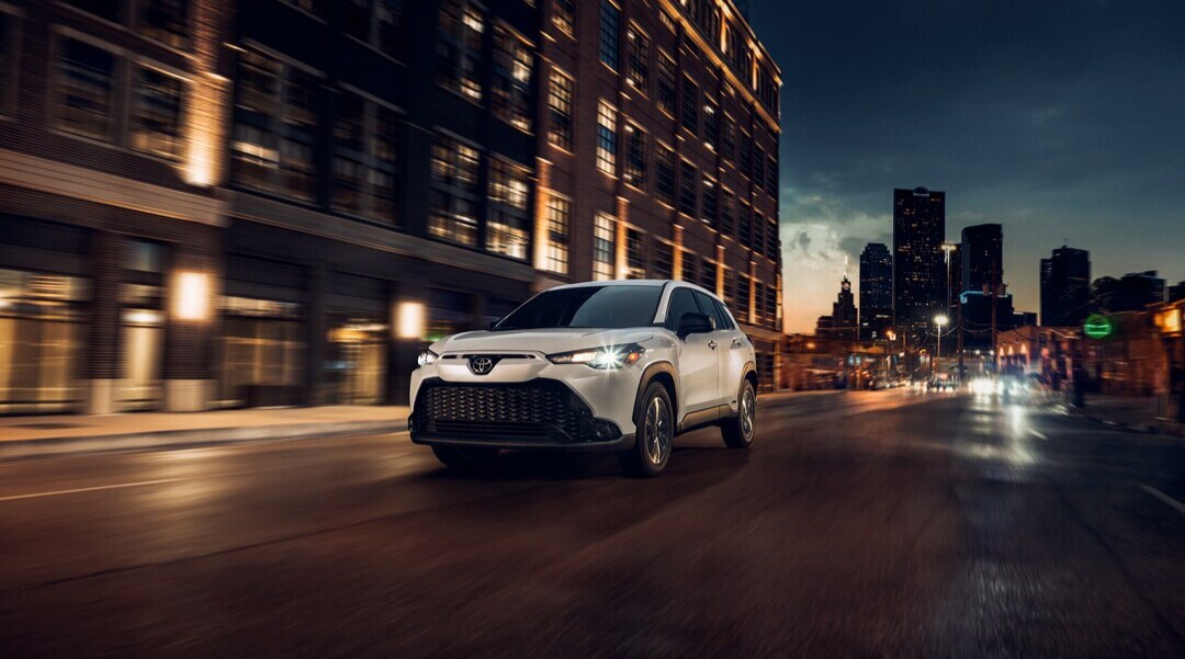 2025-Toyota-CorollaCrossHybrid-S-SUV-L01-1080x601.jpg