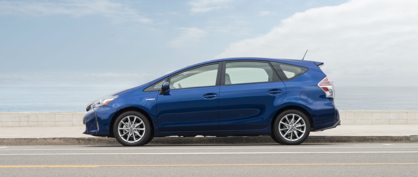 2017_Toyota_Prius_v_A_o.jpg