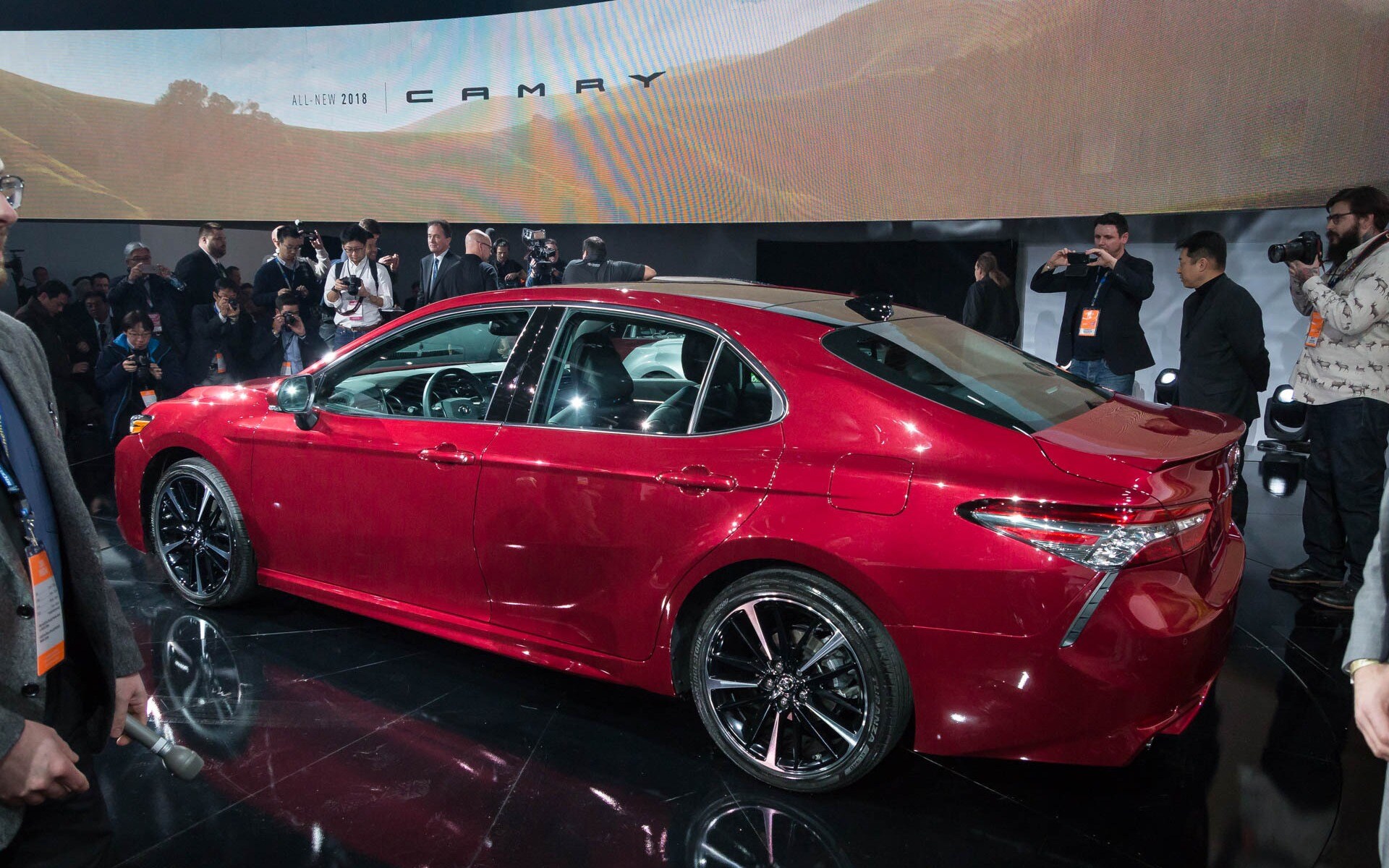 279474_Toyota_devoile_sa_nouvelle_Camry_2018_tout_un_nouveau_look.jpg