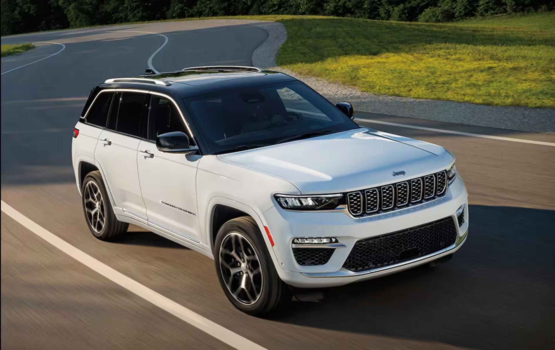 2024JeepGrandCherokee4xe-exterior-01.jpg
