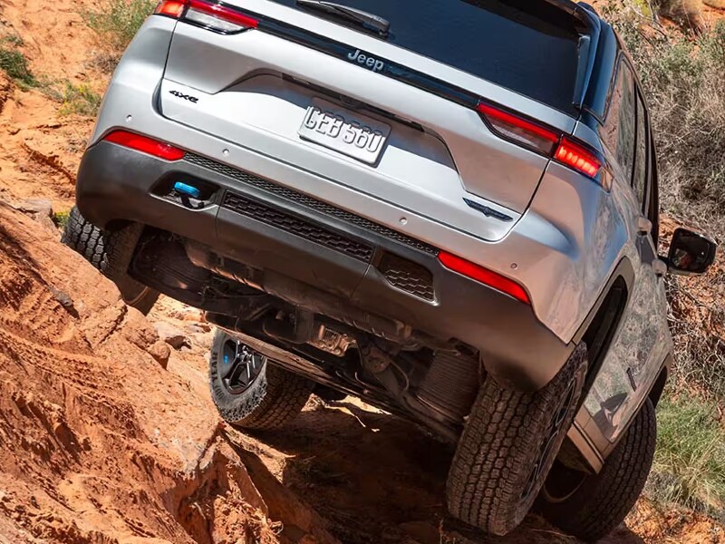 2024JeepGrandCherokee4xe-exterior-03.jpg