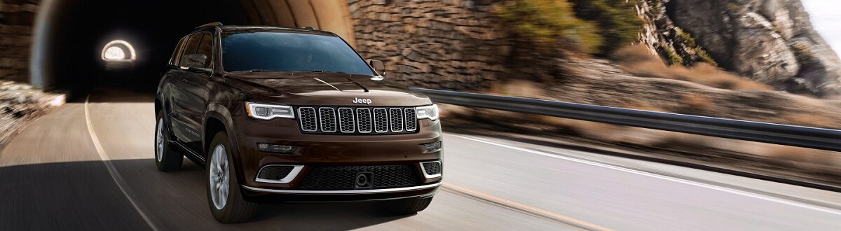 2017-Jeep-Grand-Cherokee-Gallery-Exterior-Tunnel.jpg.image.1440.png