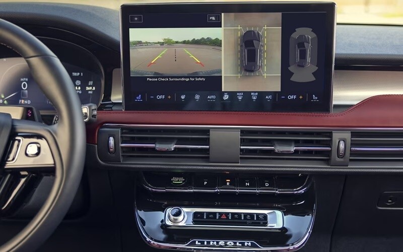 Lincoln Corsair Interior Technology