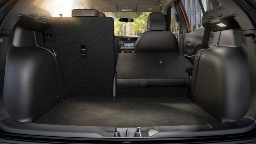 2020-nissan-kicks-features-versatility-cargo-1.jpg.ximg.l_12_m.smart.jpg