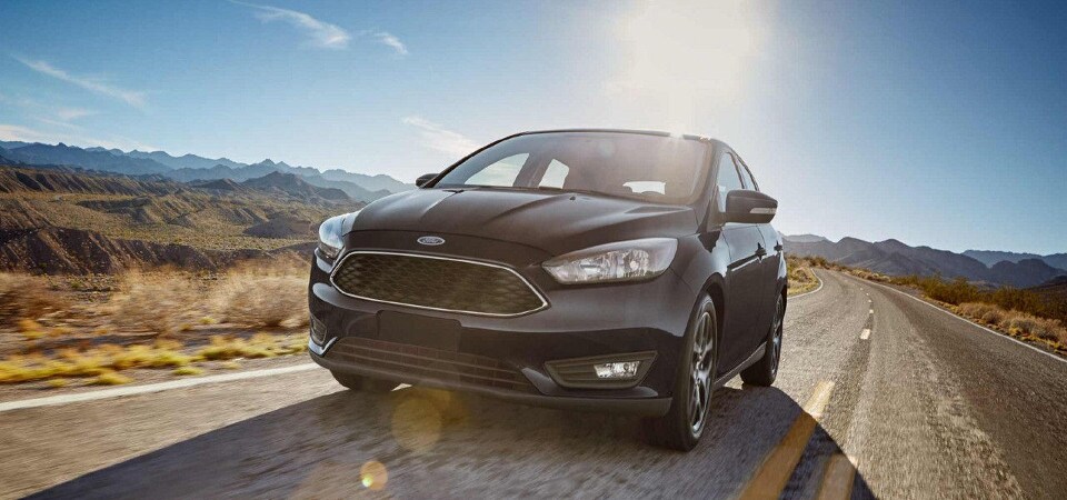 2018 ford focus sedan trims