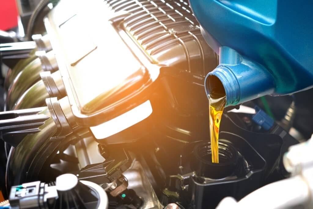 Service - Oil Change Pour.jpeg