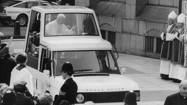 130304134306-popemobile-range-rover-1982-horizontal-gallery.jpg